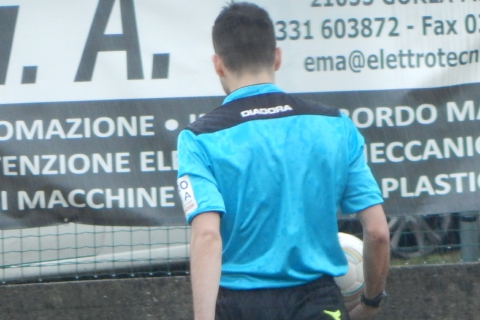 Il portiere picchia, l’arbitro si difende: entrambi all’ospedale
