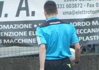 Il portiere picchia, l’arbitro si difende: entrambi all’ospedale