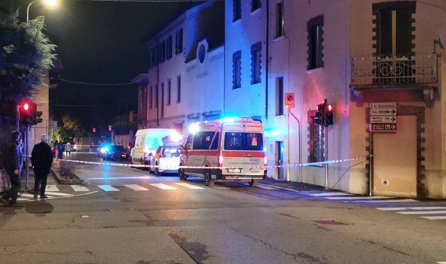 I soccorsi sul luogo dell’incidente (foto Maurizio Cremascoli/Sei di Cislago se.../FACEBOOK)