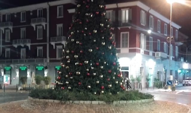 L’albero di corso Repubblica sarà illuminato sabato al tramonto