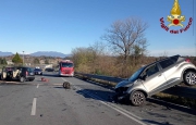 Scontro frontale tra due auto a Paruzzaro