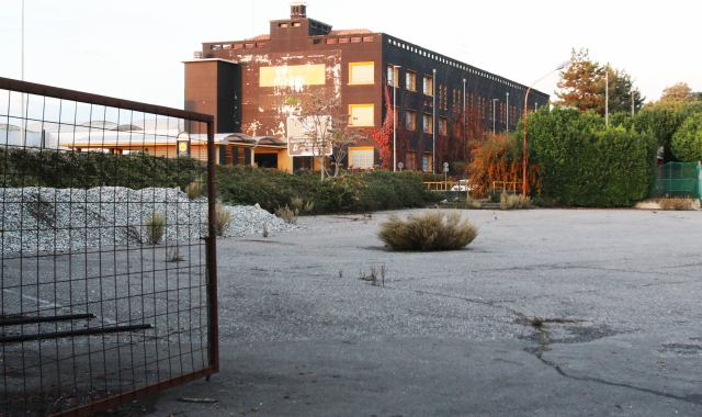 Dai biscotti ai rave party: ex Lazzaroni di nuovo occupata