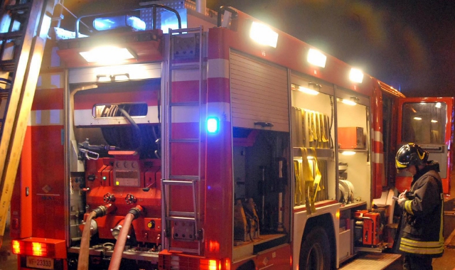 Sul posto sono intervenuti i vigili del fuoco (foto Archivio)