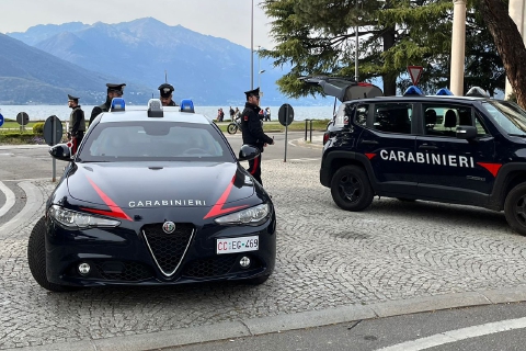 Provoca un incidente e aggredisce i carabinieri