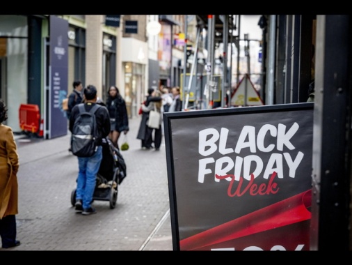 Confesercenti-Ipsos, aumenta spesa black friday, 4 miliardi