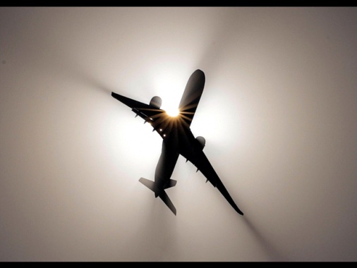 Airbus ferma gli A320, possibili danni da radiazioni solari