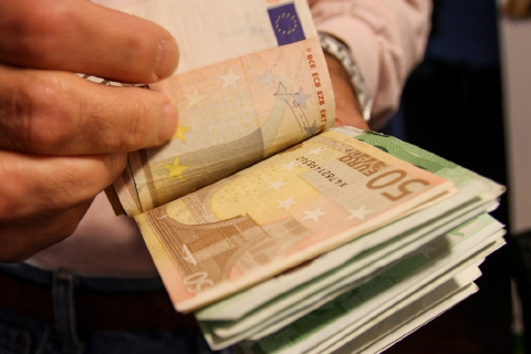 Tredicesima, il rattoppo per bollette, tasse e debiti