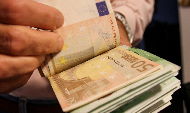 Tredicesima, il rattoppo per bollette, tasse e debiti