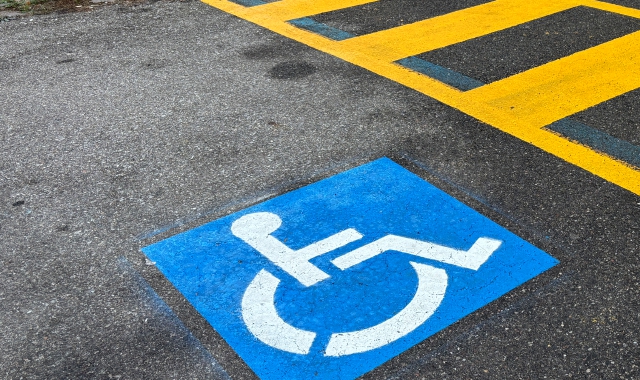Disabili e parcheggi occupati: rabbia a Varese