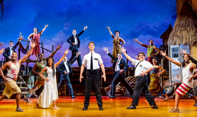 Nella foto una scena di «The Book of Mormon. UK touring company» (@Paul Coltas) 