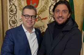 Valentino si dimette: «Smetto di assistere a ore di “nulla”»