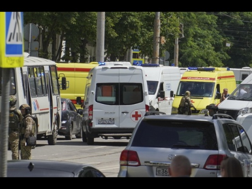 Attacco con droni colpisce una nave russa a Rostov, due morti