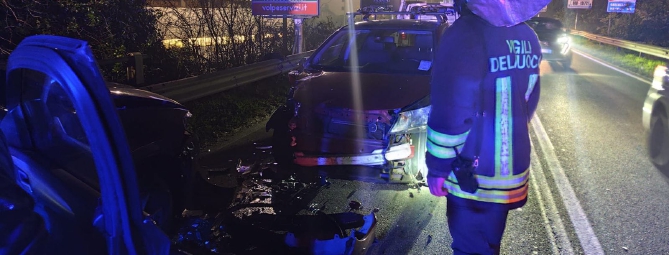 Scontro tra auto sulla Provinciale 233: tre persone soccorse