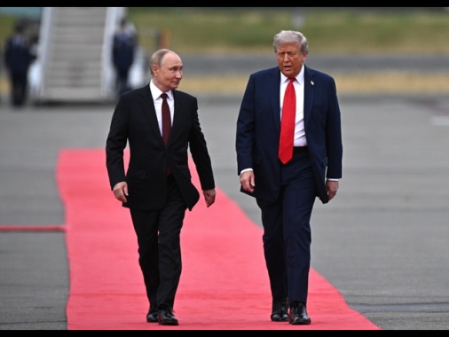 Cremlino, 'non è ancora in programma telefonata Putin-Trump'