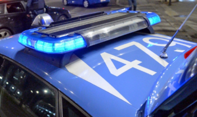 Ruba cibo alla Lidl e minaccia i dipendenti