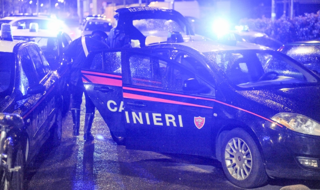 Sorpreso di notte dentro a un negozio di parrucchiera: arrestato