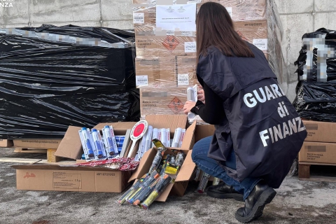 Fuochi pericolosi: sequestrato un lanciarazzi