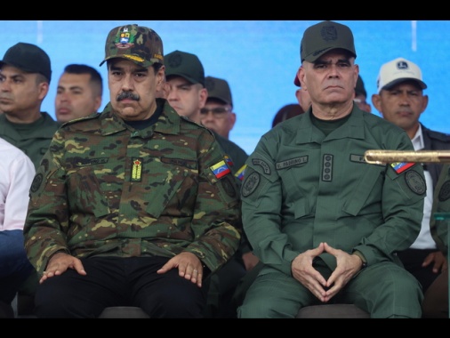 Ministro Difesa di Caracas, 'riconosciamo la presidenza di Rodriguez'