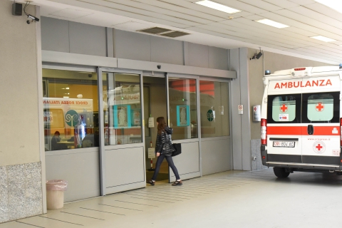 Fugge all’alt e investe un carabiniere