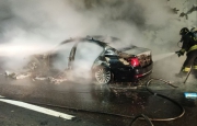 Auto a fuoco sull’A26: illesi gli occupanti