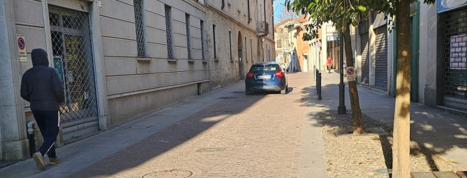 Sputi e provocazioni: ragazzini fuori controllo a Tradate