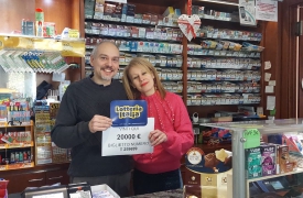 Il titolare si tiene quattro biglietti, quello vincente lo ha appena venduto