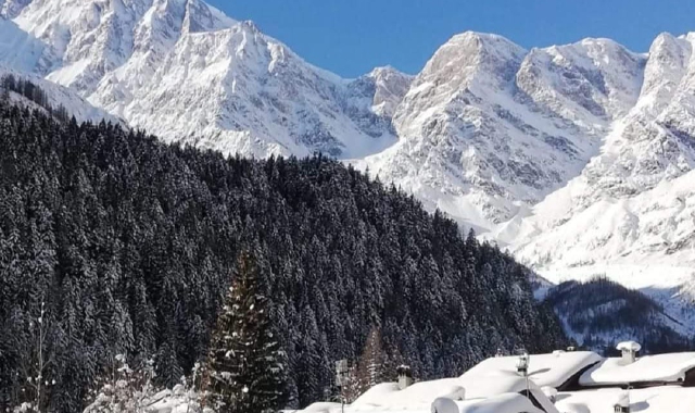 Macugnaga imbiancata dalla neve (foto E.C.)