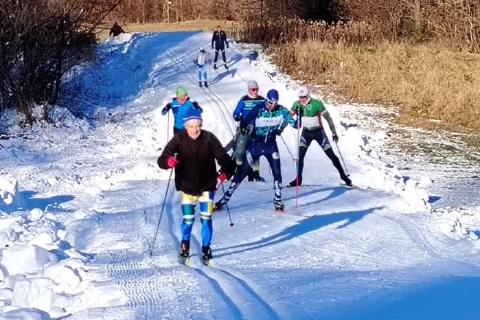 Tutti sugli sci a Cunardo, pienone di fondisti