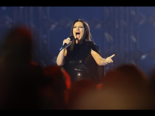 Carlo Conti, Laura Pausini co-conduttrice delle cinque serate di Sanremo
