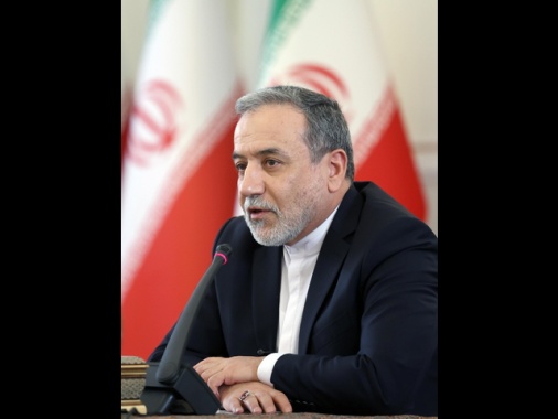 Ministro Esteri Iran, oggi o domani non ci saranno impiccagioni