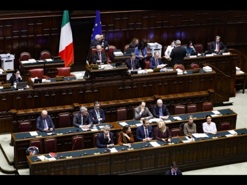 Via libera alla risoluzione di maggioranza, sostegno per la difesa dell'Ucraina