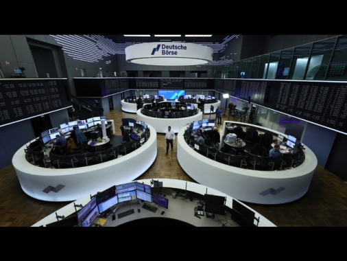 Borsa: l'Europa chiude debole, si guarda a Trump e Fed