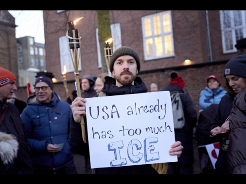 Groenlandia, diverse migliaia protestano a Copenaghen contro Trump