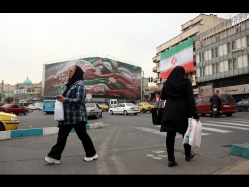 Teheran valuta di ripristinare internet gradualmente