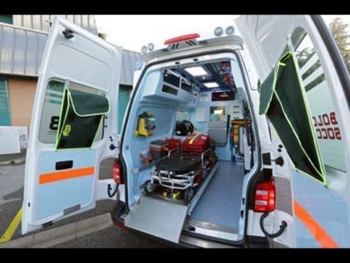 Incidente sul lavoro, morto operaio schiacciato da un macchinario