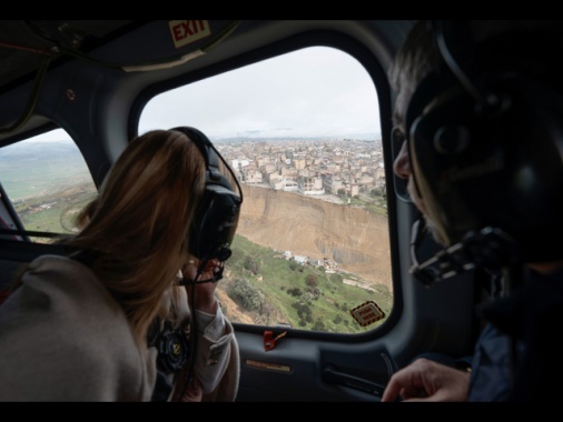 Maltempo: Meloni,governo lavora a decreto legge per risorse a regioni colpite