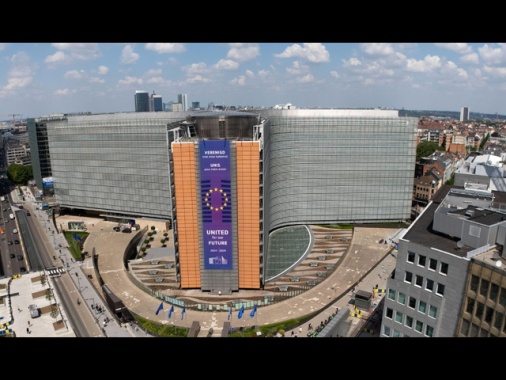 La nuova strategia Ue sui rimpatri, 'lavorare su centri ad hoc e riammissioni'