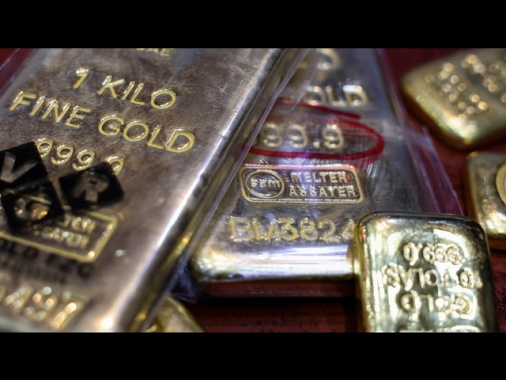 Il prezzo dell'oro ancora giù, -3,41% a 5.137,3 dollari