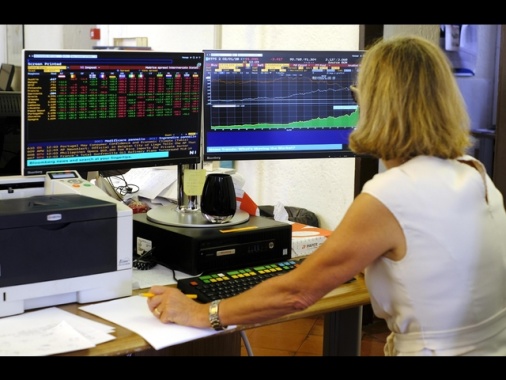 Lo spread tra Btp e Bund chiude stabile a 61 punti base