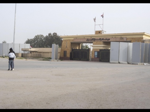 Israele riapre il valico di Rafah, 'passaggio consentito solo a residenti Gaza'