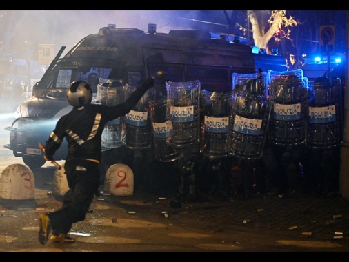 Meloni, è tentato omicidio contro gli agenti, i magistrati non esitino