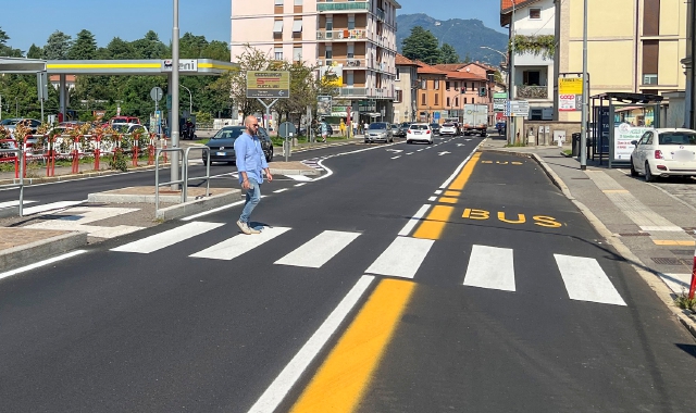 L’arresto è avvenuto domenica in viale Borri dove sono stati danneggiati i vetri di un’auto e di un pullman di linea 