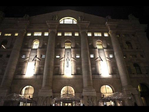 Borsa: Milano chiude in rialzo poco sotto ai massimi, +0,47%