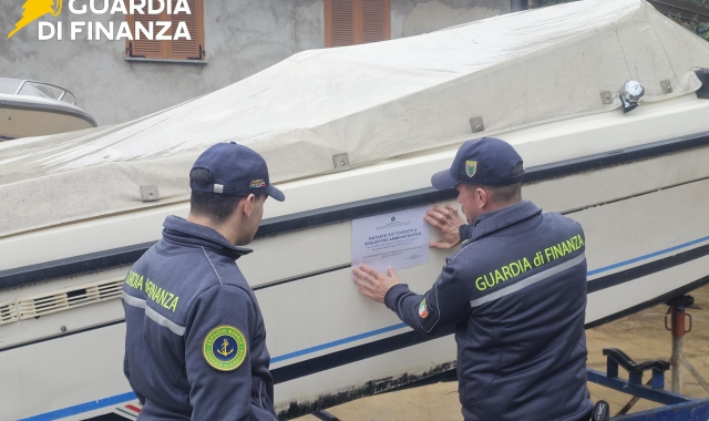 Contrabbando: natante sequestrato in un cantiere nautico del lago Ceresio