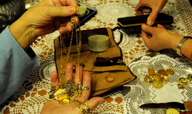 I preziosi sono stati restituiti alla proprietaria (foto Archivio)