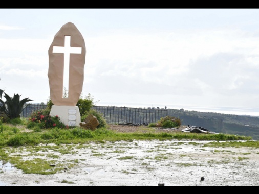 Frana Niscemi, crolla la croce simbolo della resistenza