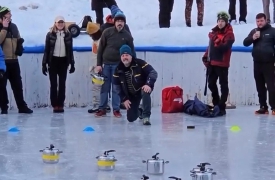 Macugnaga, il curling con le pentole conquista RadioDeejay