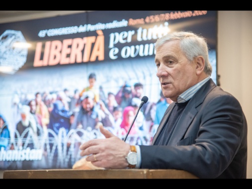 Tajani, 'non mi sento sotto assedio, congresso deciderà dirigenti Fi'