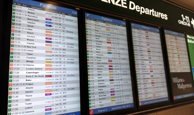 I monitor delle partenze di Malpensa durante uno degli ultimi scioperi