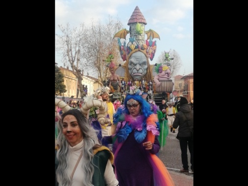Per Carnevale un giro d'affari da oltre 1,5 miliardi tra turismo, dolci e maschere